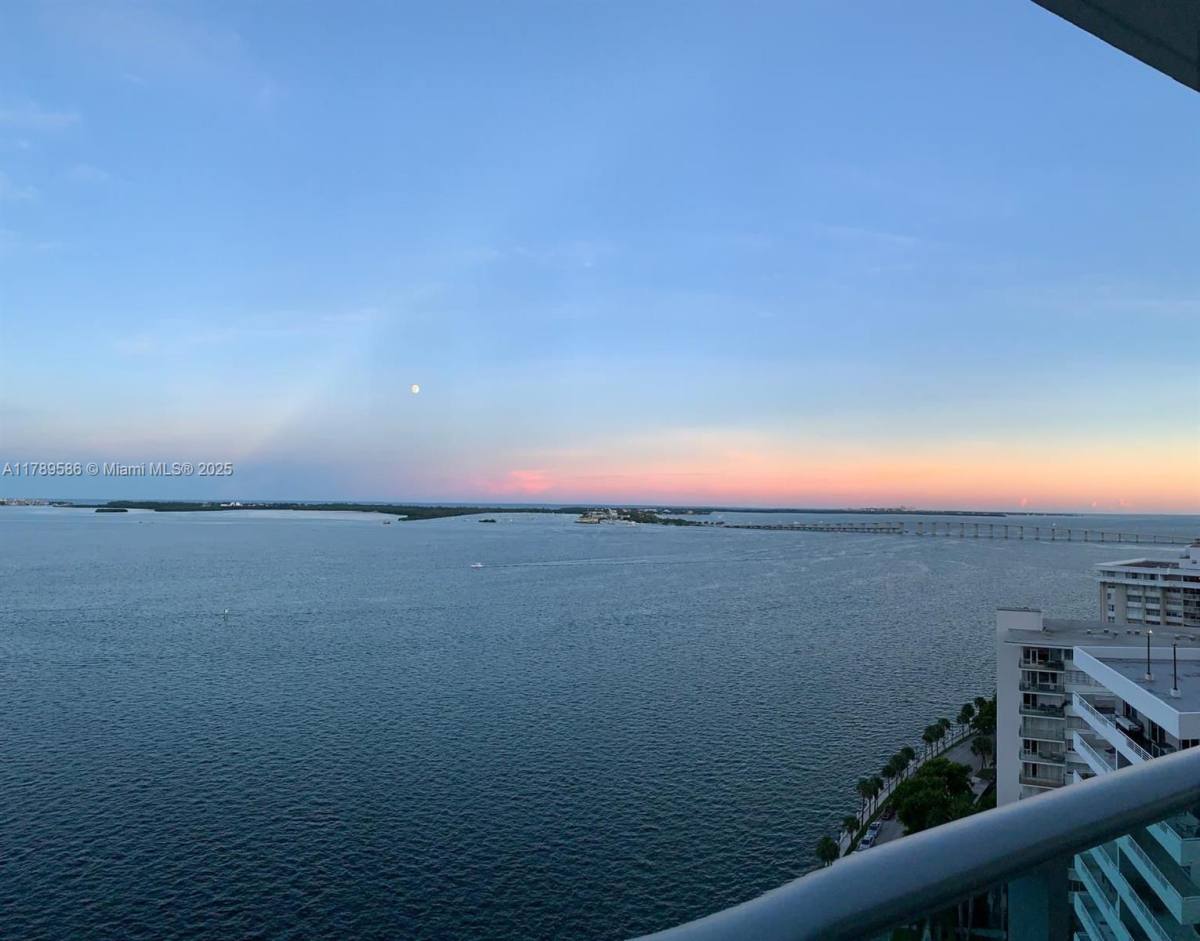 House for rent at 1331 Brickell Bay Dr #1911, Miami, FL 33131