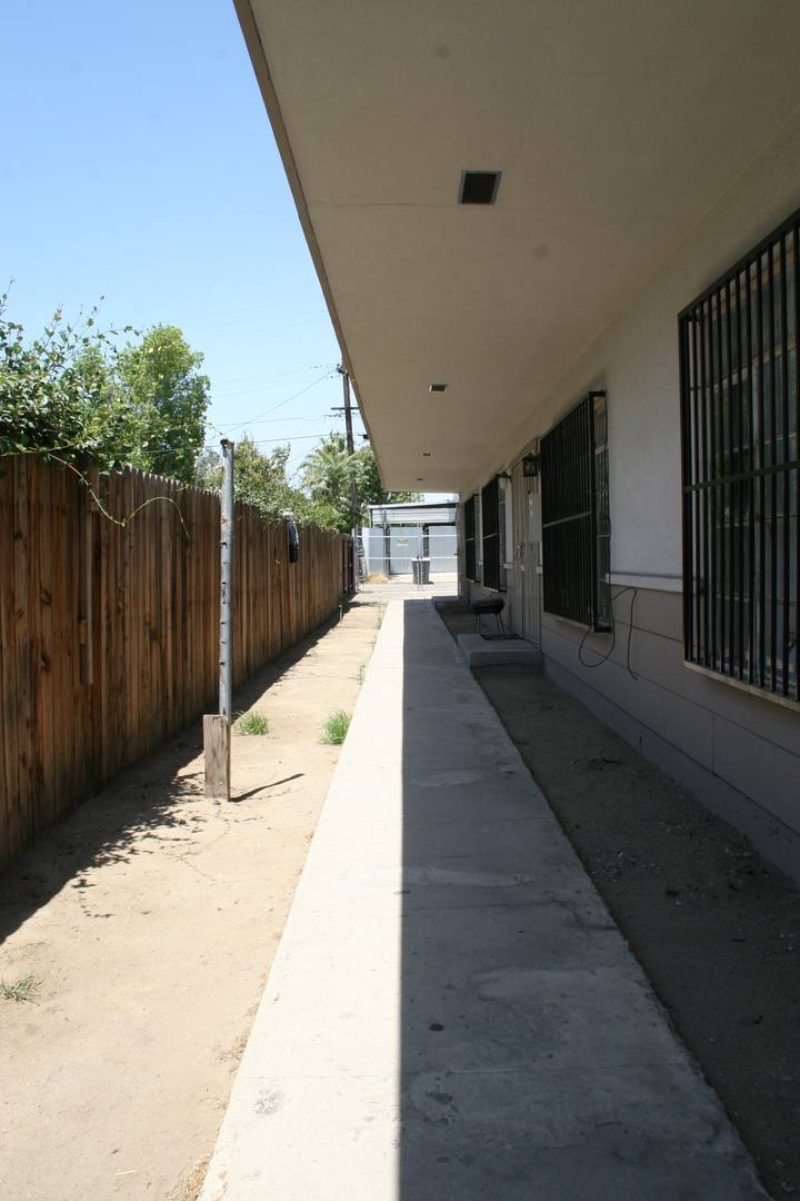 Apartment for rent at 200 Truxtun Ave, Bakersfield, CA 93301
