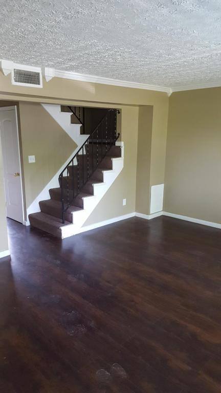Townhouse for rent at 1926 Larkswood Dr, Dayton, OH 45417