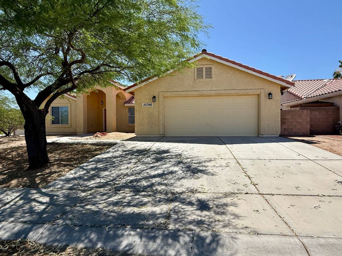 House for rent at 10796 S Monterrey Way, Yuma, AZ 85367