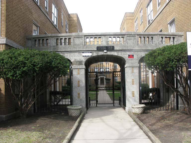 House for rent at 7514 N Hoyne St, Chicago, IL 60645