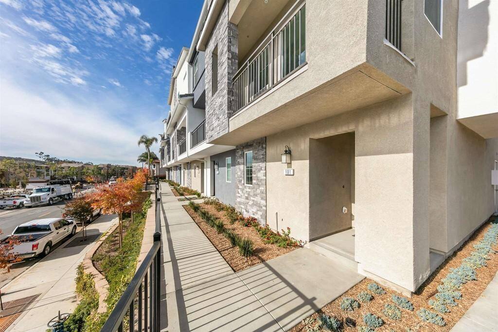 Townhouse for rent at 342 Fitzpatrick Rd #1, San Marcos, CA 92069