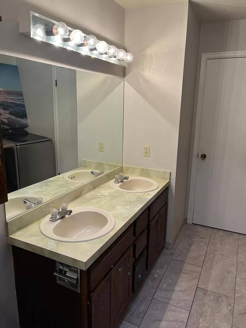 House for rent at Holland Park West, 810 Vondelpark Dr, Colorado Springs, CO 80907