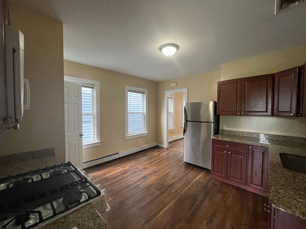 Apartment for rent at 539 E St, New Haven, CT 06511