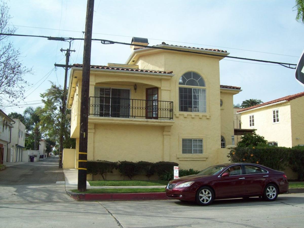 House for rent at 4920 E 3rd St, Long Beach, CA 90814