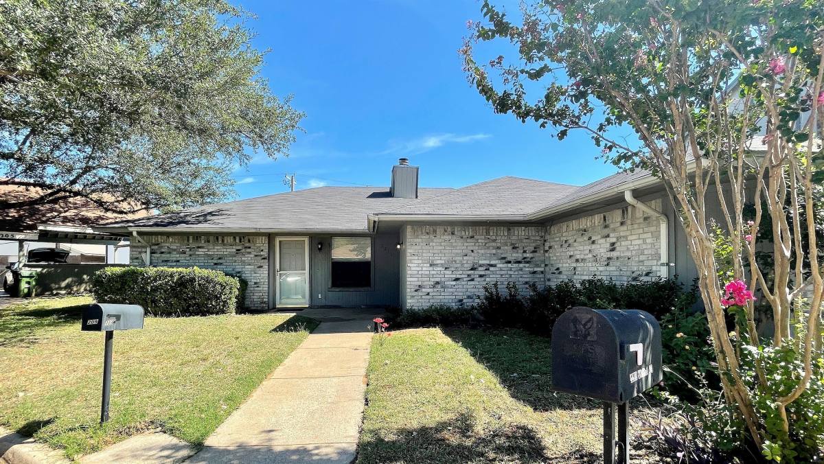 House for rent at Ambassador Square Two, 2209 Madrid Court, Arlington, TX 76013
