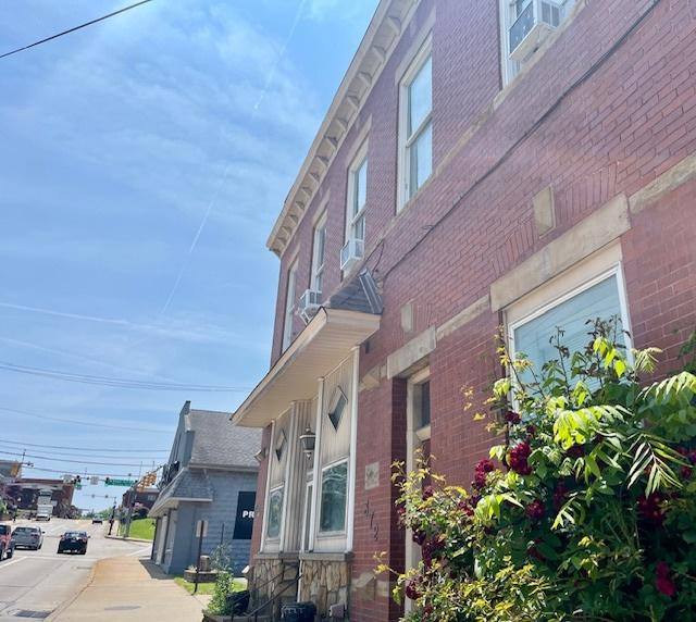 Apartment for rent at 372 Washington Ave, Bridgeville, PA 15017