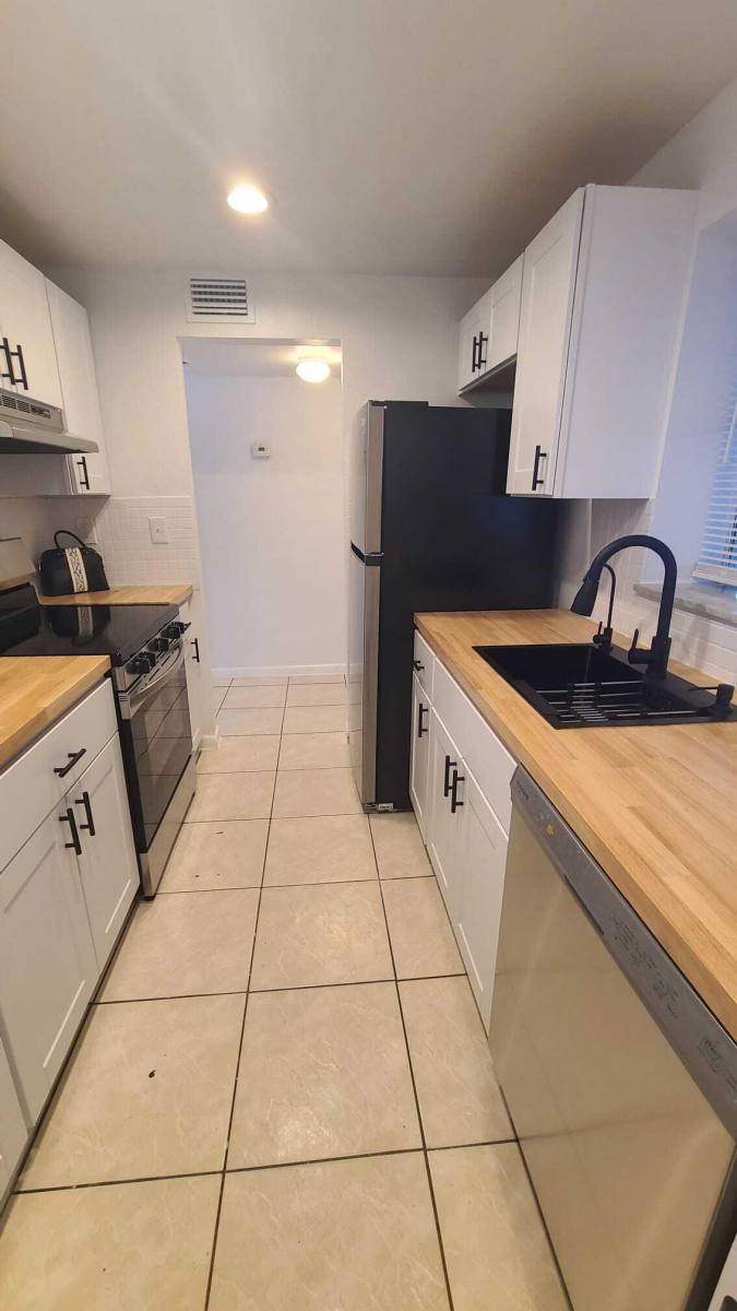 Condo for rent at Presidential Golfview Condominiums, 2000 N Congress Ave #211, West Palm Beach, FL 33401