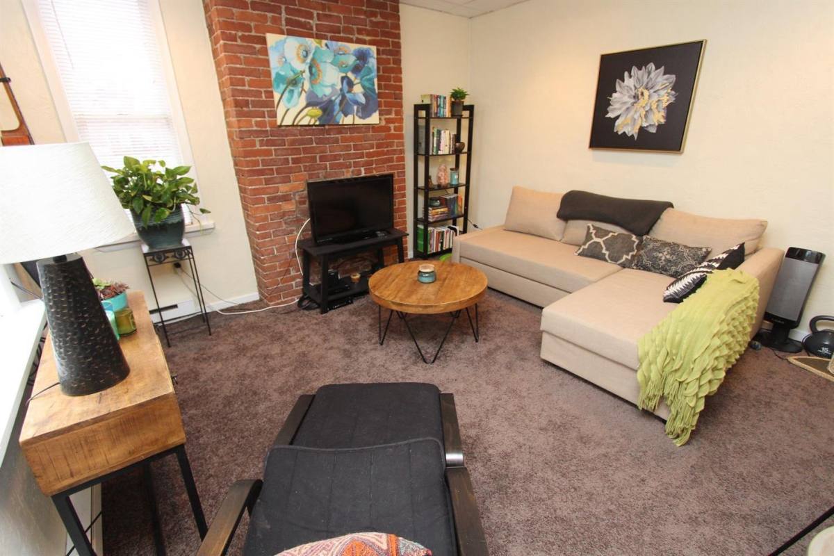 Apartment for rent at 6333 Walnut St, Pittsburgh, PA 15206