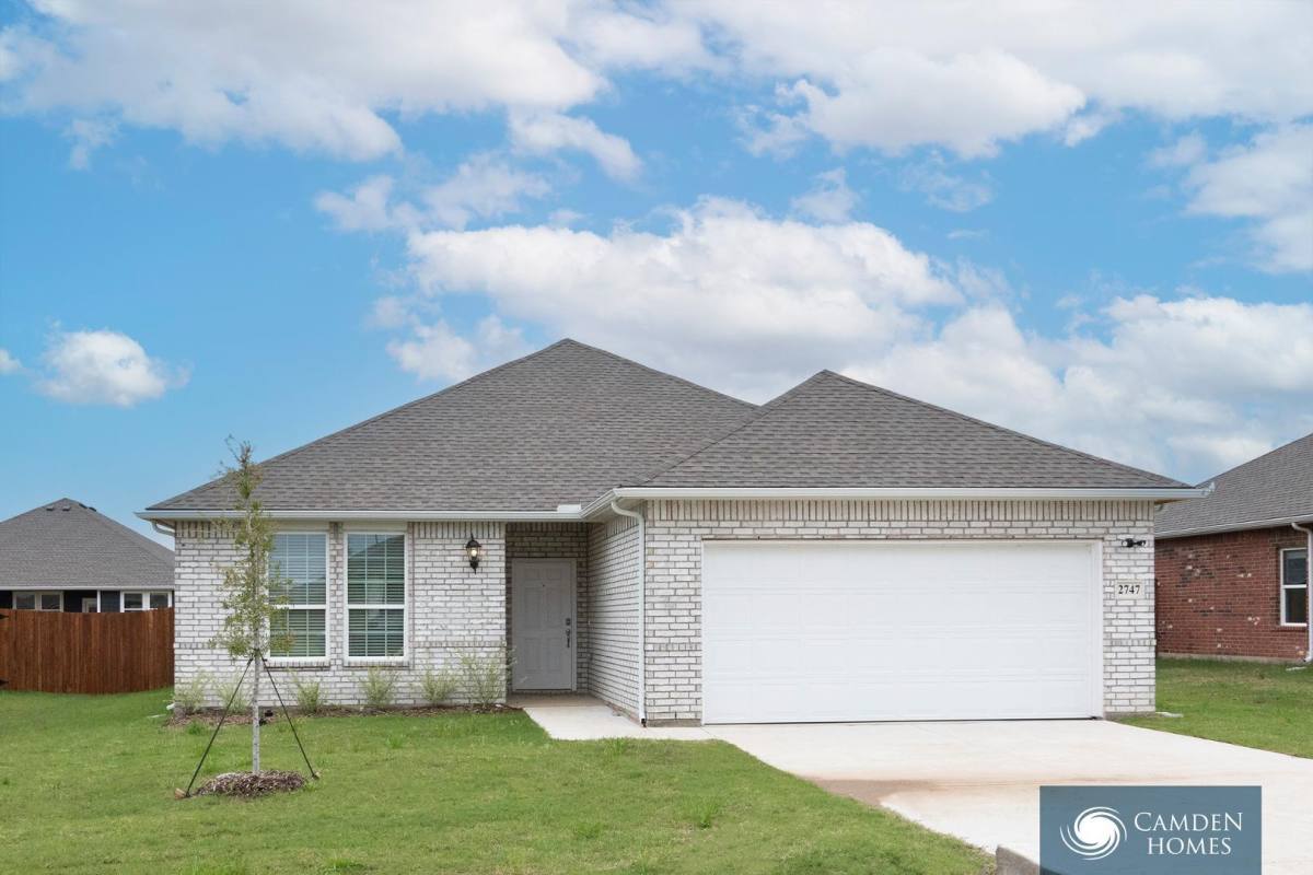 House for rent at 619 Spring Rain Rd, Mabank, TX 75147