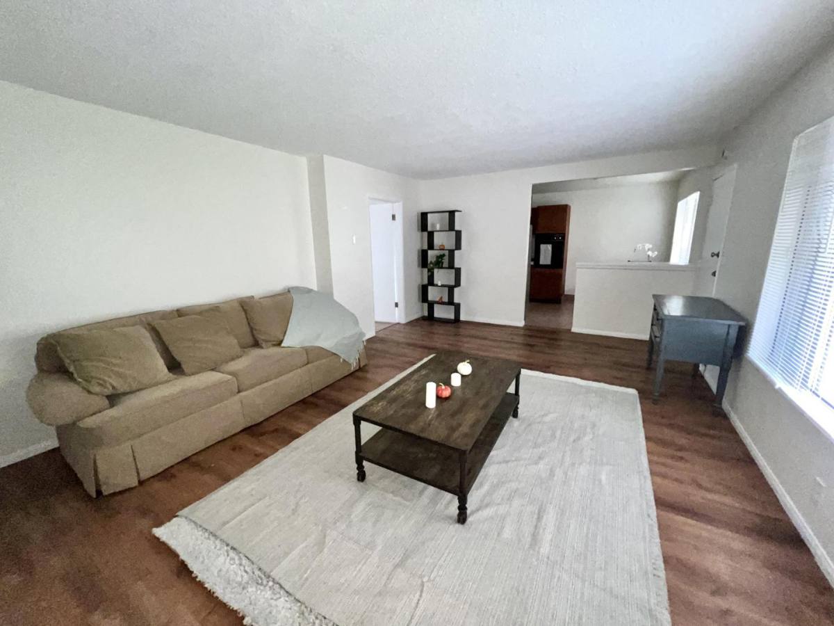 Apartment for rent at 1047 E 7th St #9, Long Beach, CA 90813
