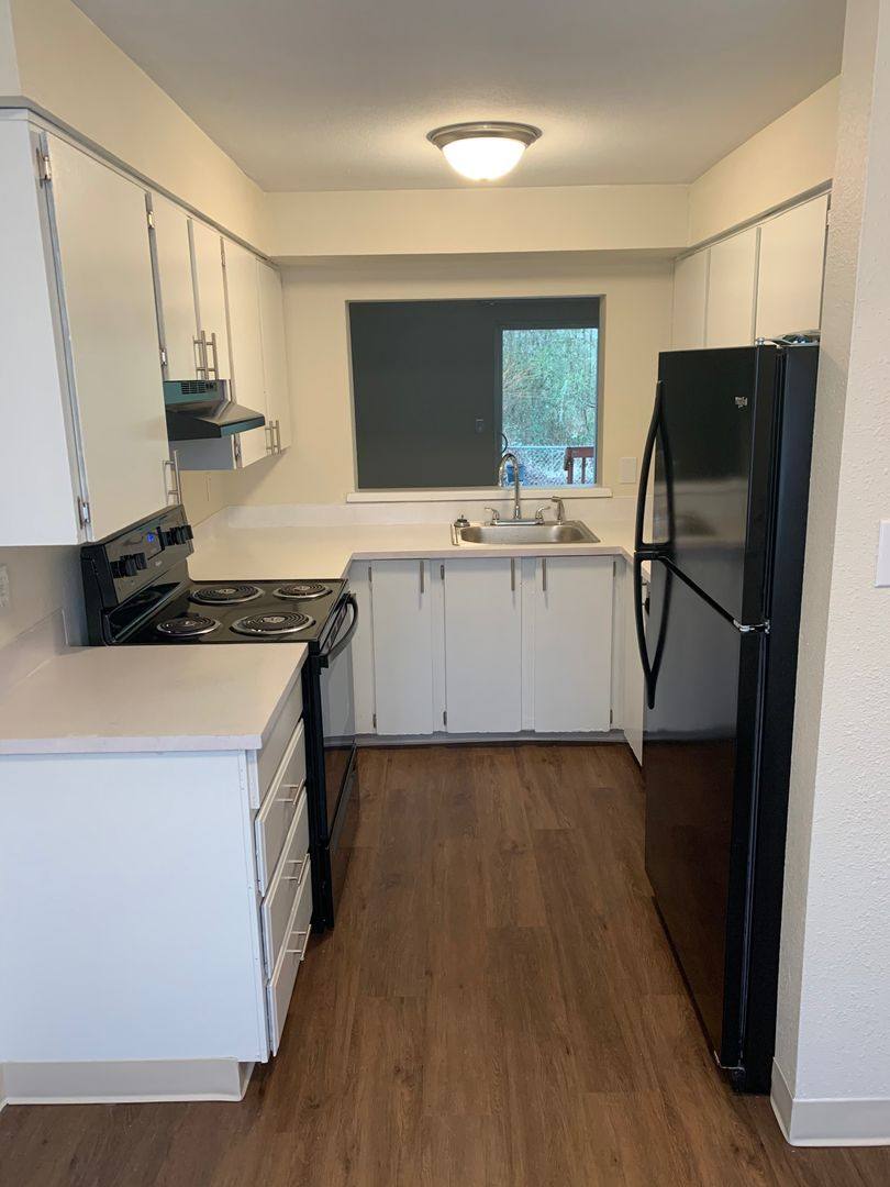 Apartment for rent at 1896 NE Highway 99W, McMinnville, OR 97128
