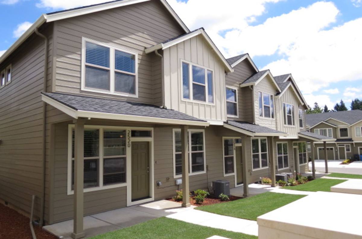 Townhouse for rent at 2503 NW Magnolia Court, Camas, WA 98607