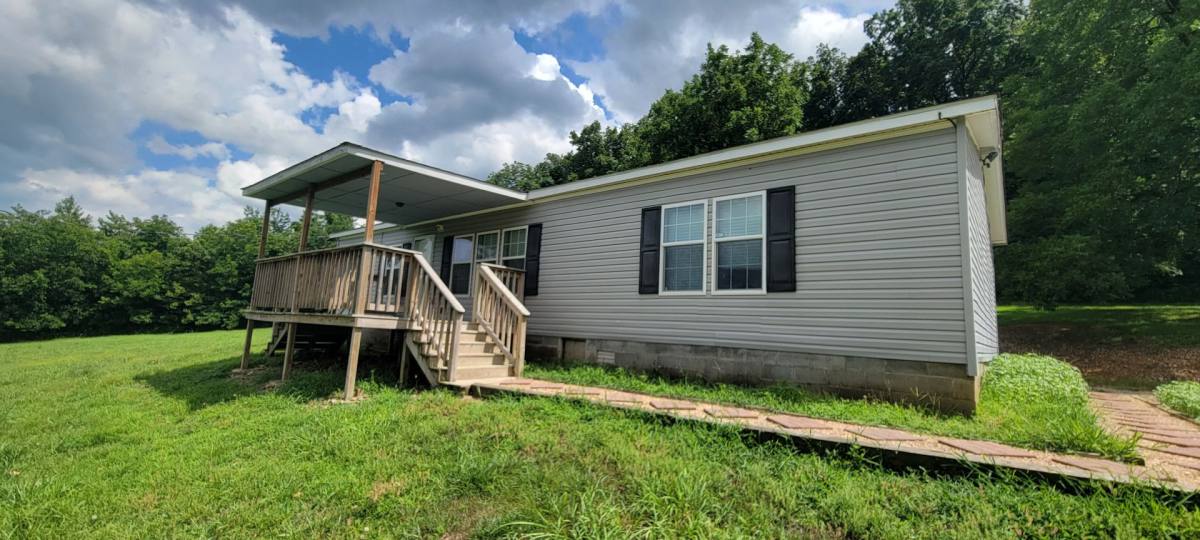 Apartment for rent at 15 Deer Valley Rd, Locust Grove, AR 72550