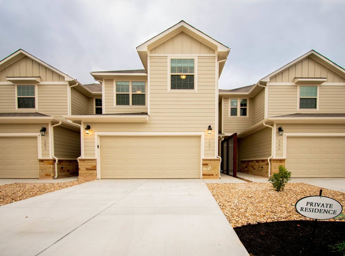 Townhouse for rent at 347 Madison Oaks, Georgetown, TX 78626