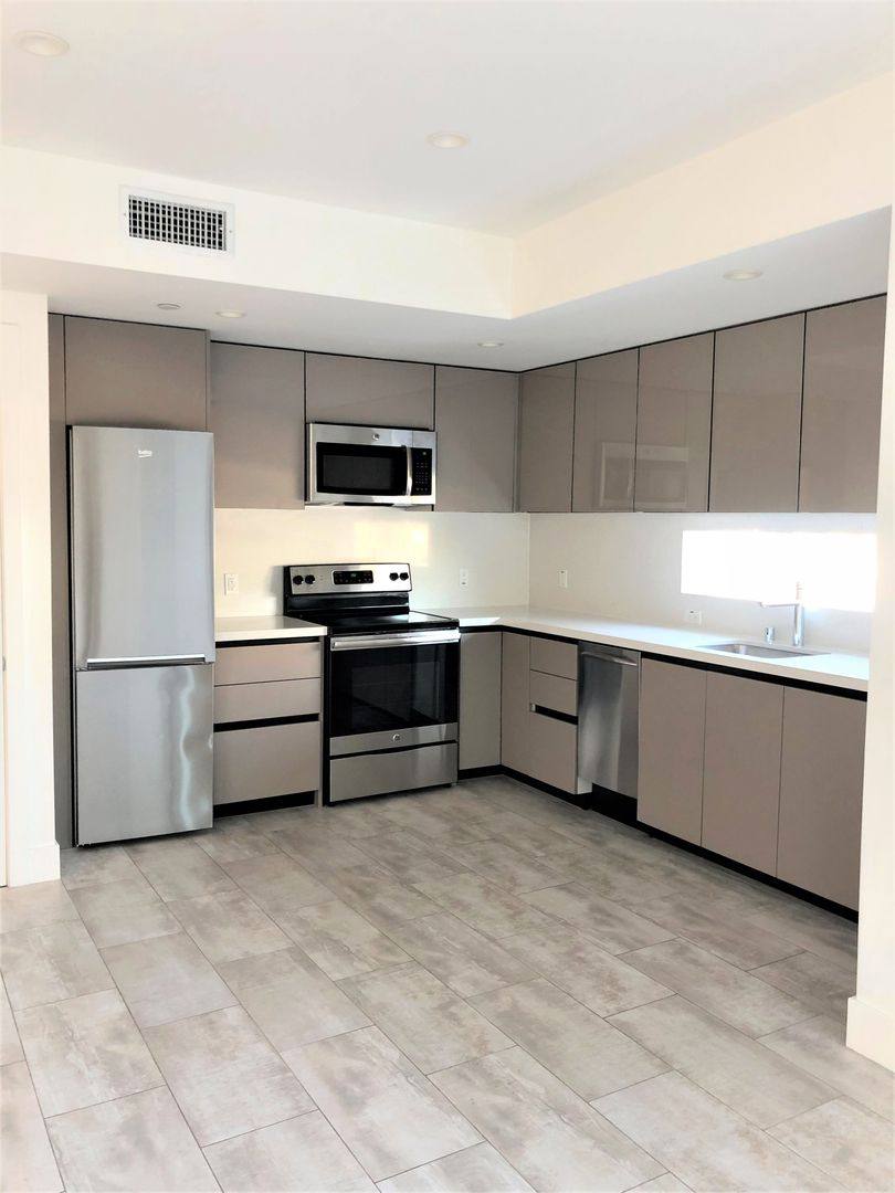 Apartment for rent at 11650 W Pico Blvd, Los Angeles, CA 90064