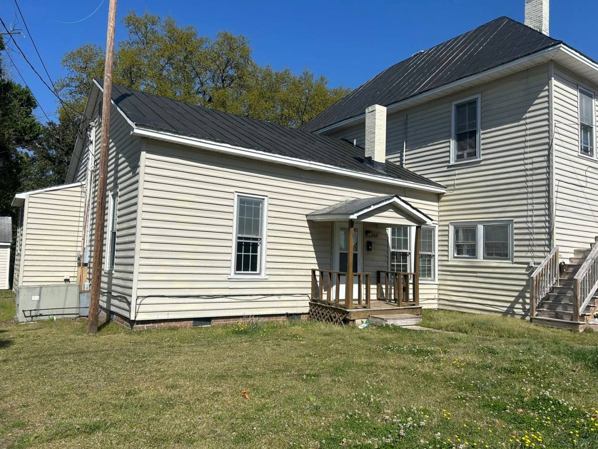 House for rent at 309 E Bay St, Dunn, NC 28334