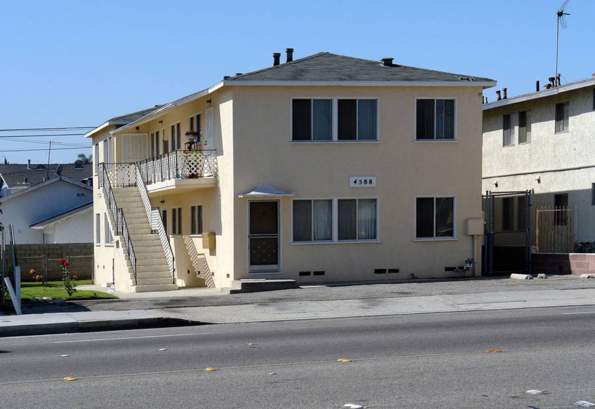 Apartment for rent at 4588 El Segundo Blvd, Hawthorne, CA 90250