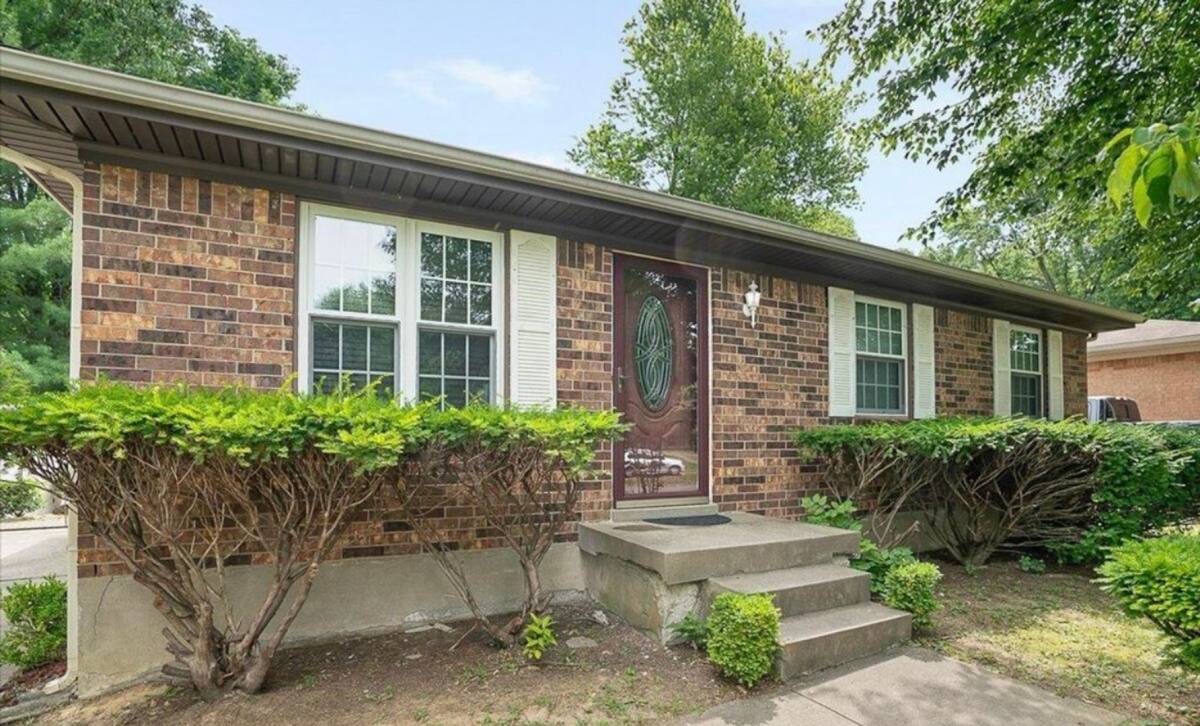 Apartment for rent at 10201 Waycross Ave, Louisville, KY 40229