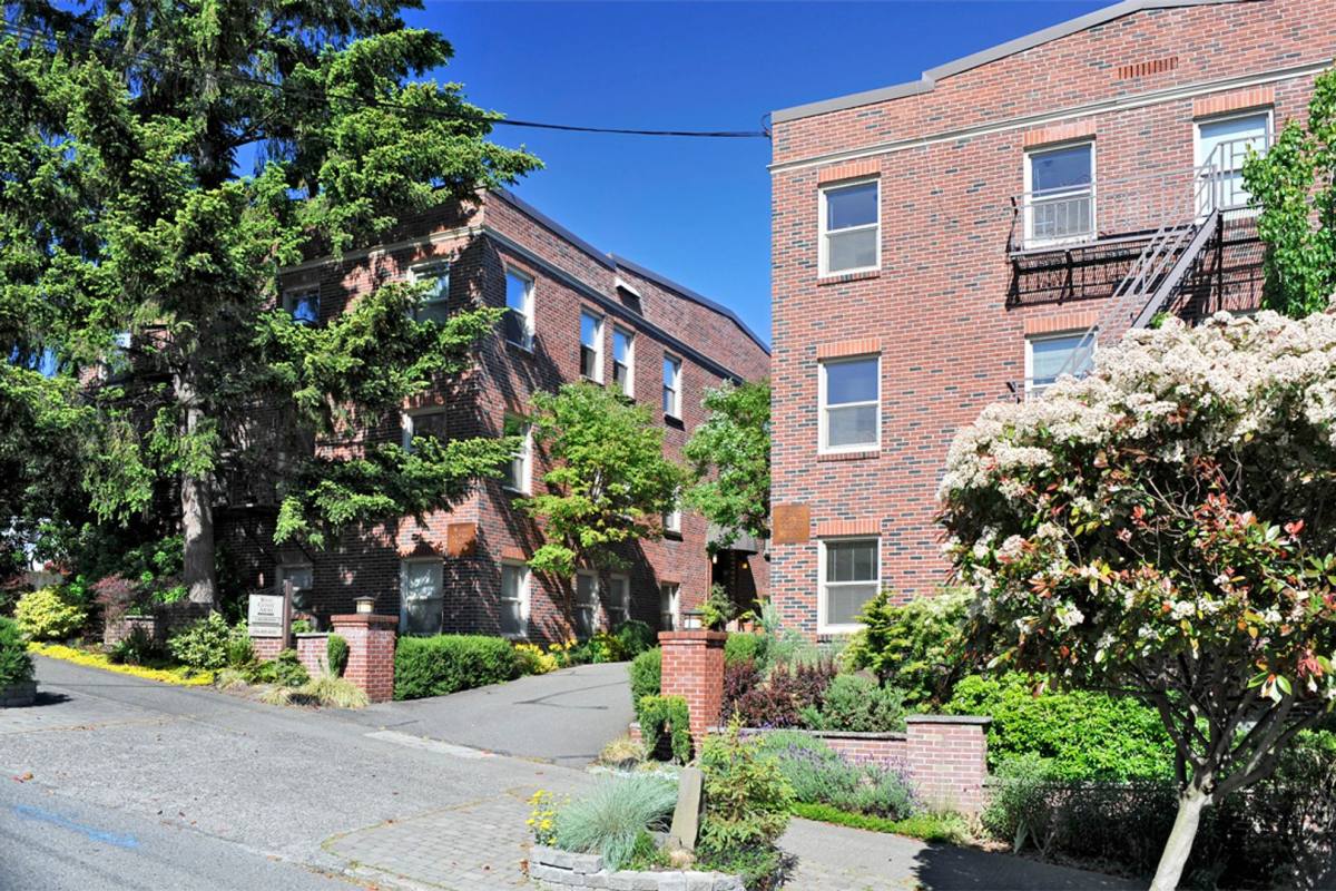 Apartment for rent at 712 3rd Ave W, Seattle, WA 98119