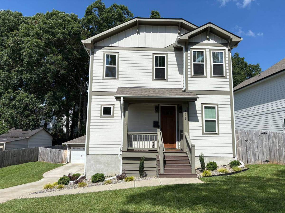 House for rent at 418 Seldon Dr, Charlotte, NC 28216