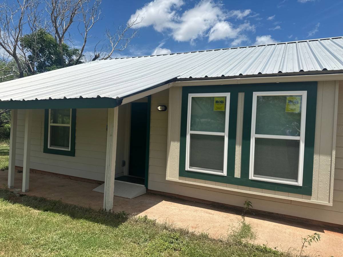 House for rent at 101 Seminole, Tye, TX 79563