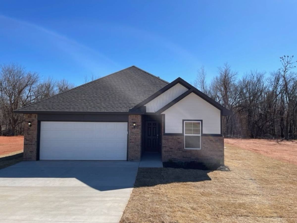 Apartment for rent at 9868 Barrington Ave, Edmond, OK 73025