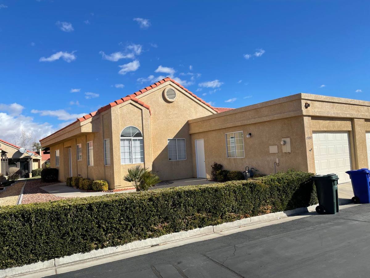 House for rent at 19052 Primrose Lane, Apple Valley, CA 92308