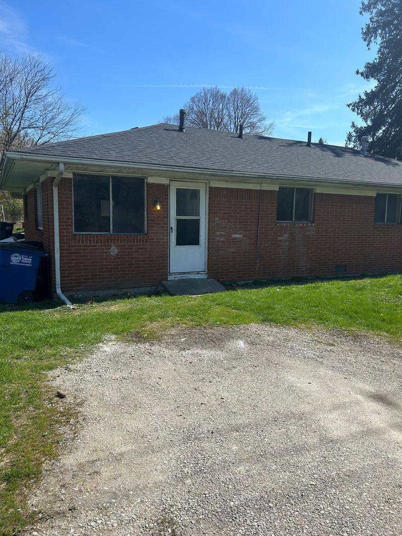 Apartment for rent at 154 Yambor St, Toledo, OH 43605