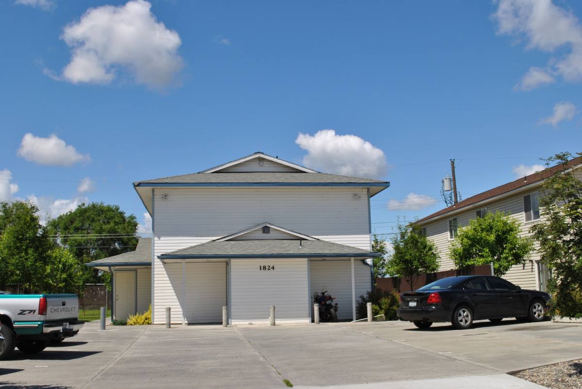 Apartment for rent at 1824 W Crouse St, Moses Lake, WA 98837