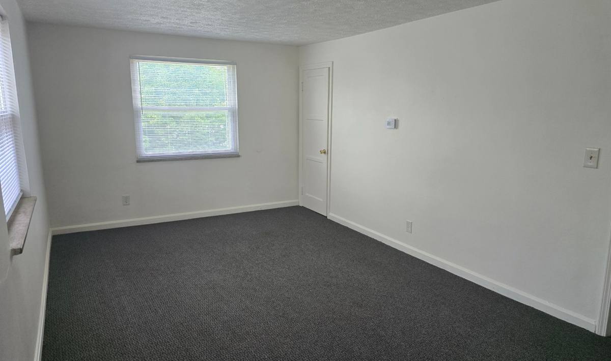 Apartment for rent at 433 Sandhurst Dr, Dayton, OH 45405