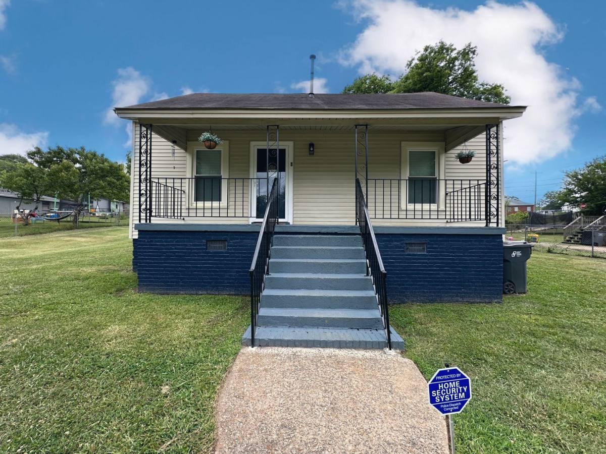 House for rent at 6 S 6th St, Greenville, SC 29611