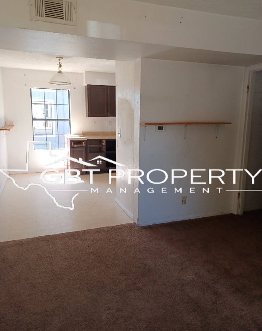 Apartment for rent at 208 N Church St, Hillsboro, TX 76645