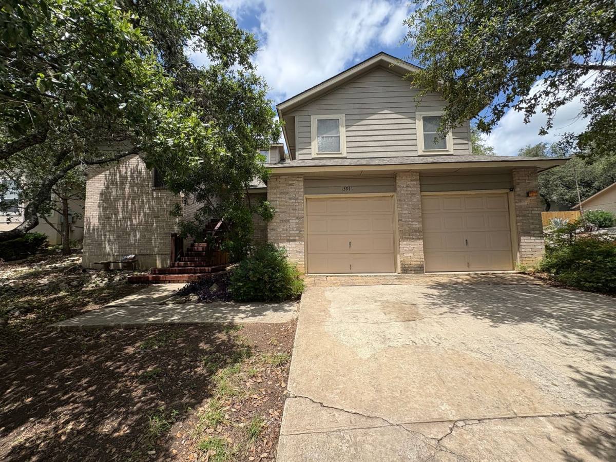 House for rent at 13911 Hohmann Court, San Antonio, TX 78249