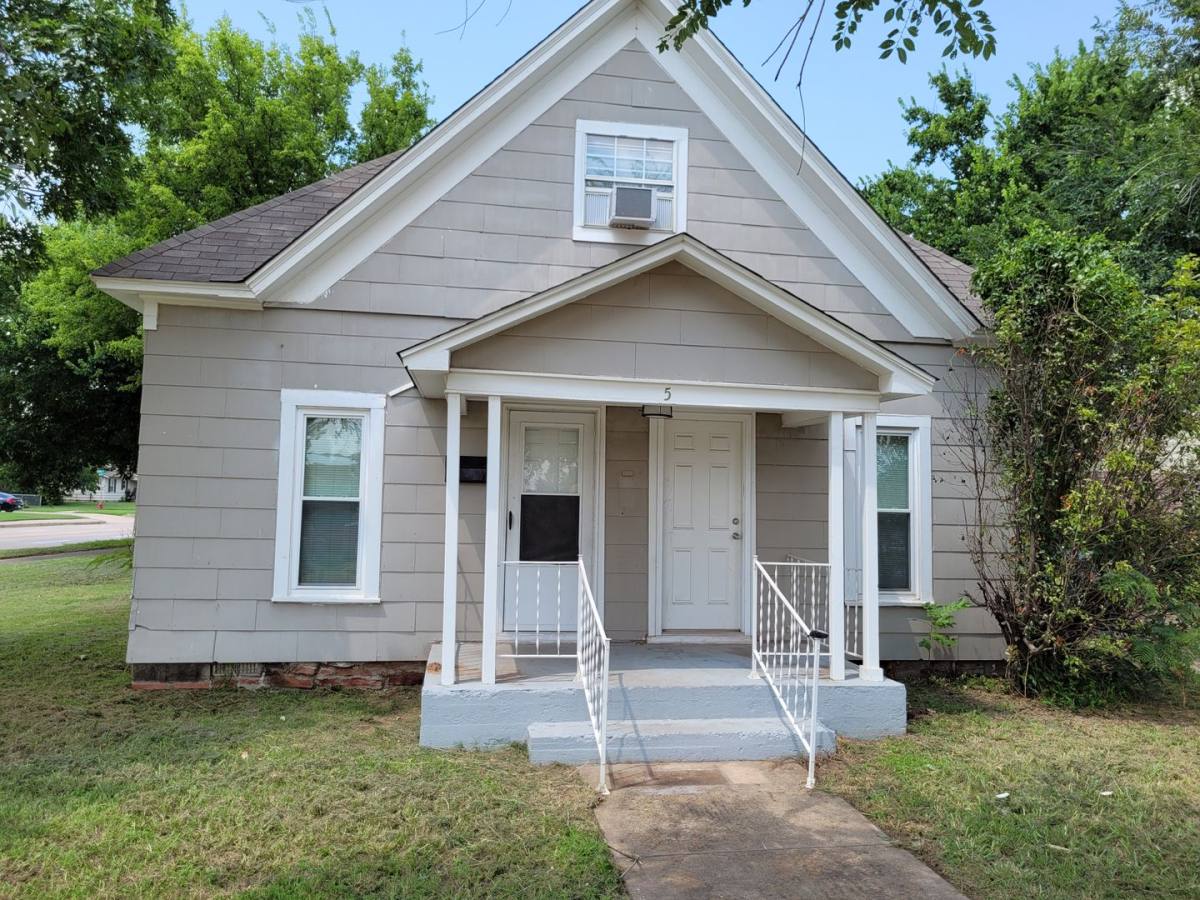 House for rent at 5 E Thatcher St, Edmond, OK 73034