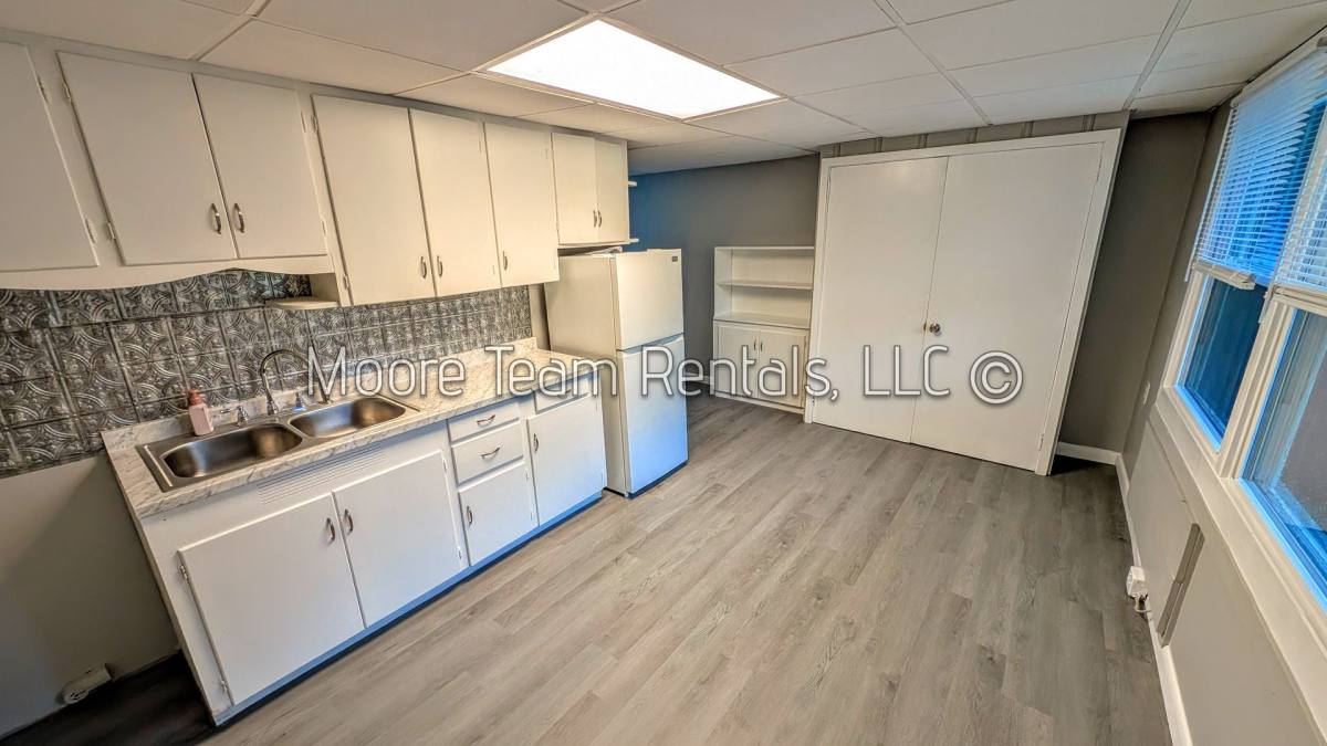 Apartment for rent at 16 Lake Dr, Hendersonville, NC 28739