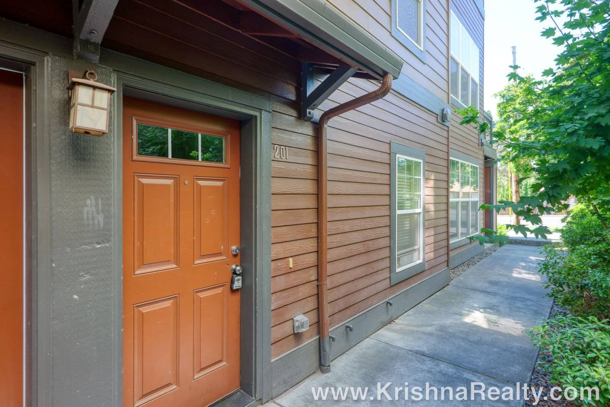 House for rent at 1000 SW 170th Ave, Beaverton, OR 97003
