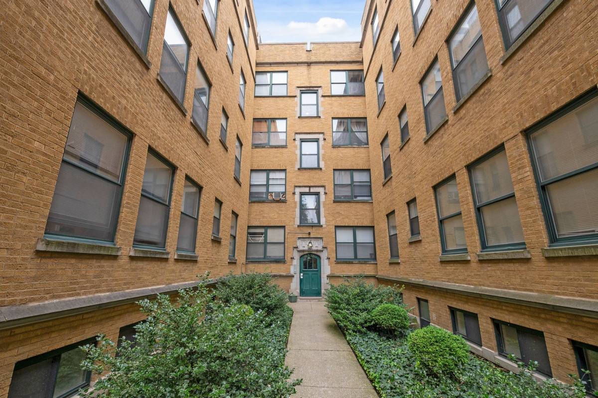 House for rent at 7213 S Yates Blvd #4A, Chicago, IL 60649