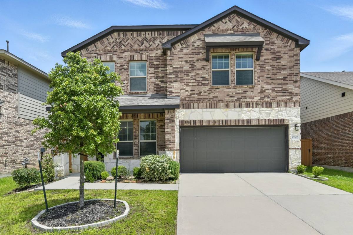 House for rent at 13207 Rowan Green Dr, Humble, TX 77346