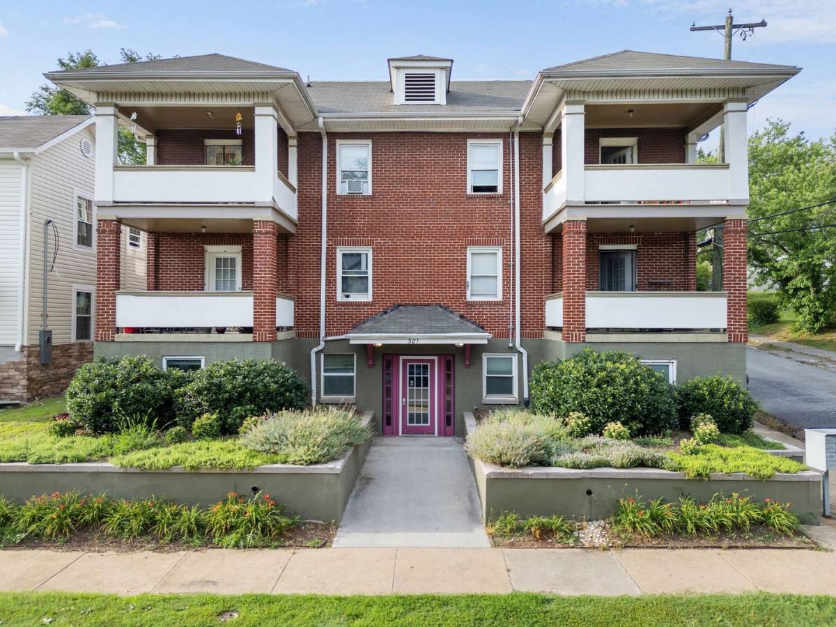 Apartment for rent at 301 Gilmer Ave NW, Roanoke, VA 24016