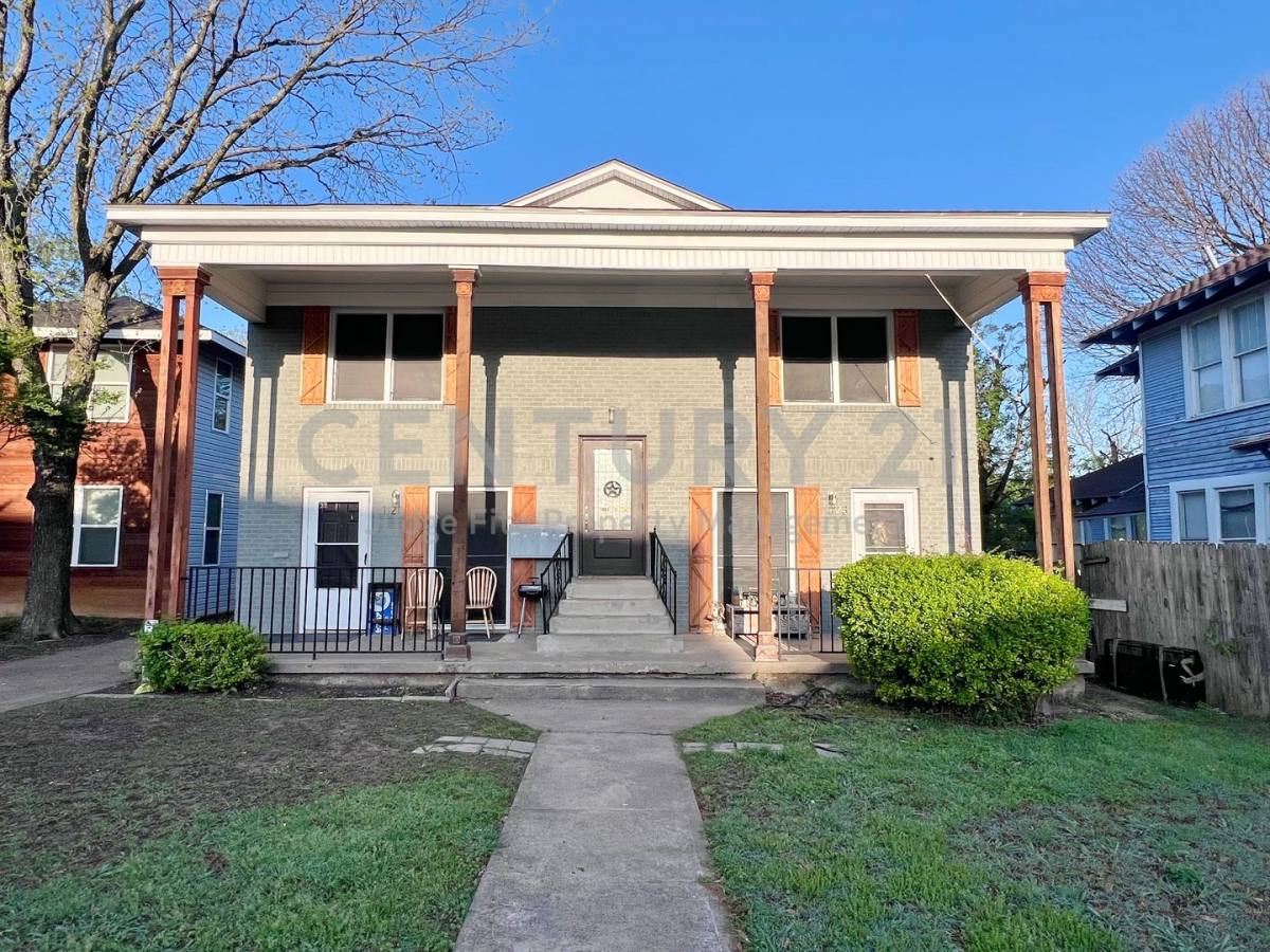 Apartment for rent at 1121 1 2 Bishop Ave, Dallas, TX 75208