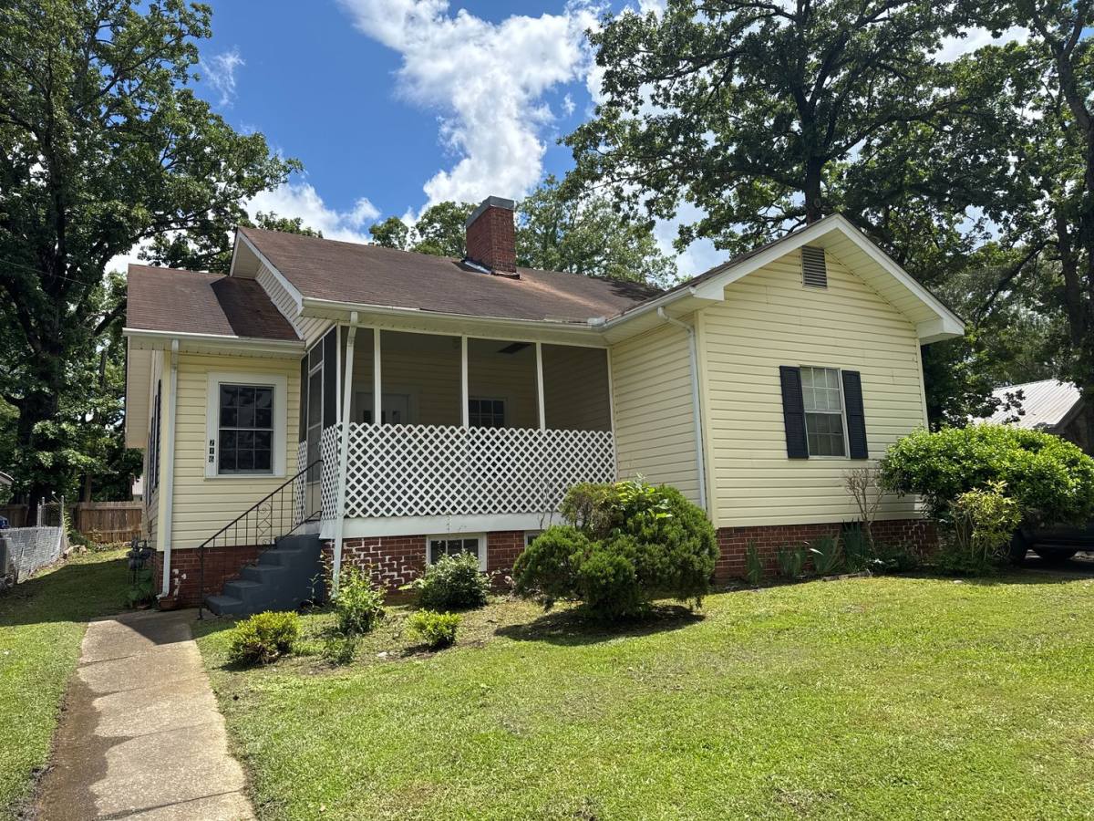 Apartment for rent at 216 Padenreich Ave, Gadsden, AL 35903