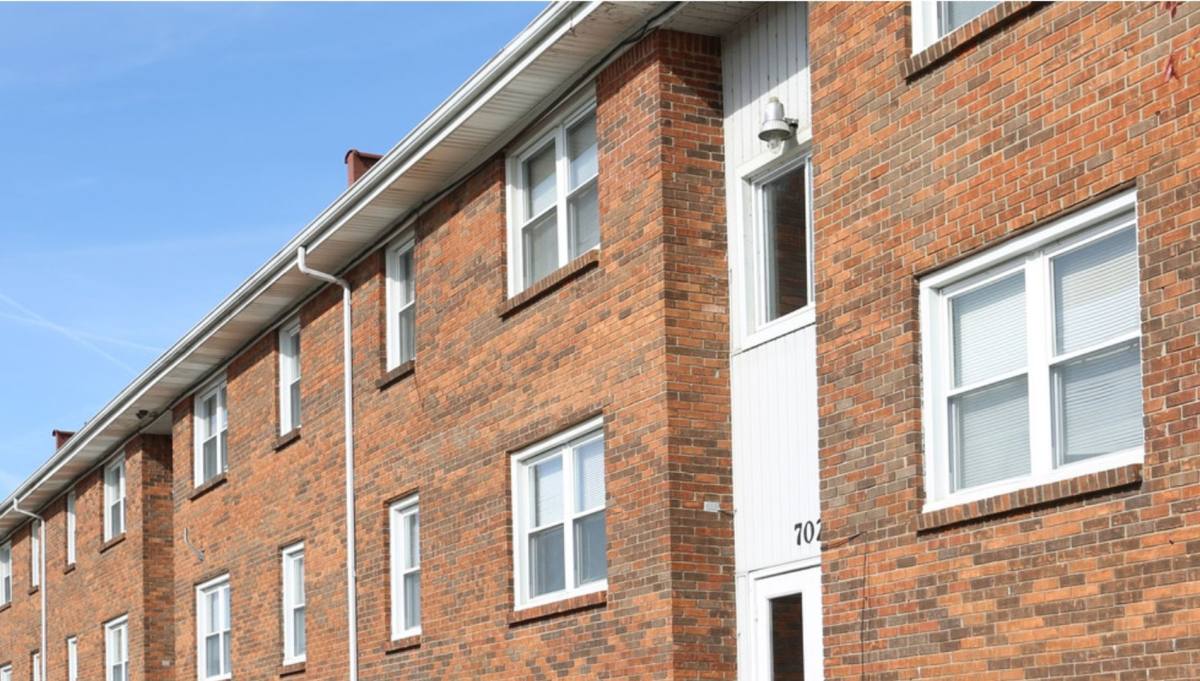 Apartment for rent at 702 Fairway Dr, Evansville, IN 47710