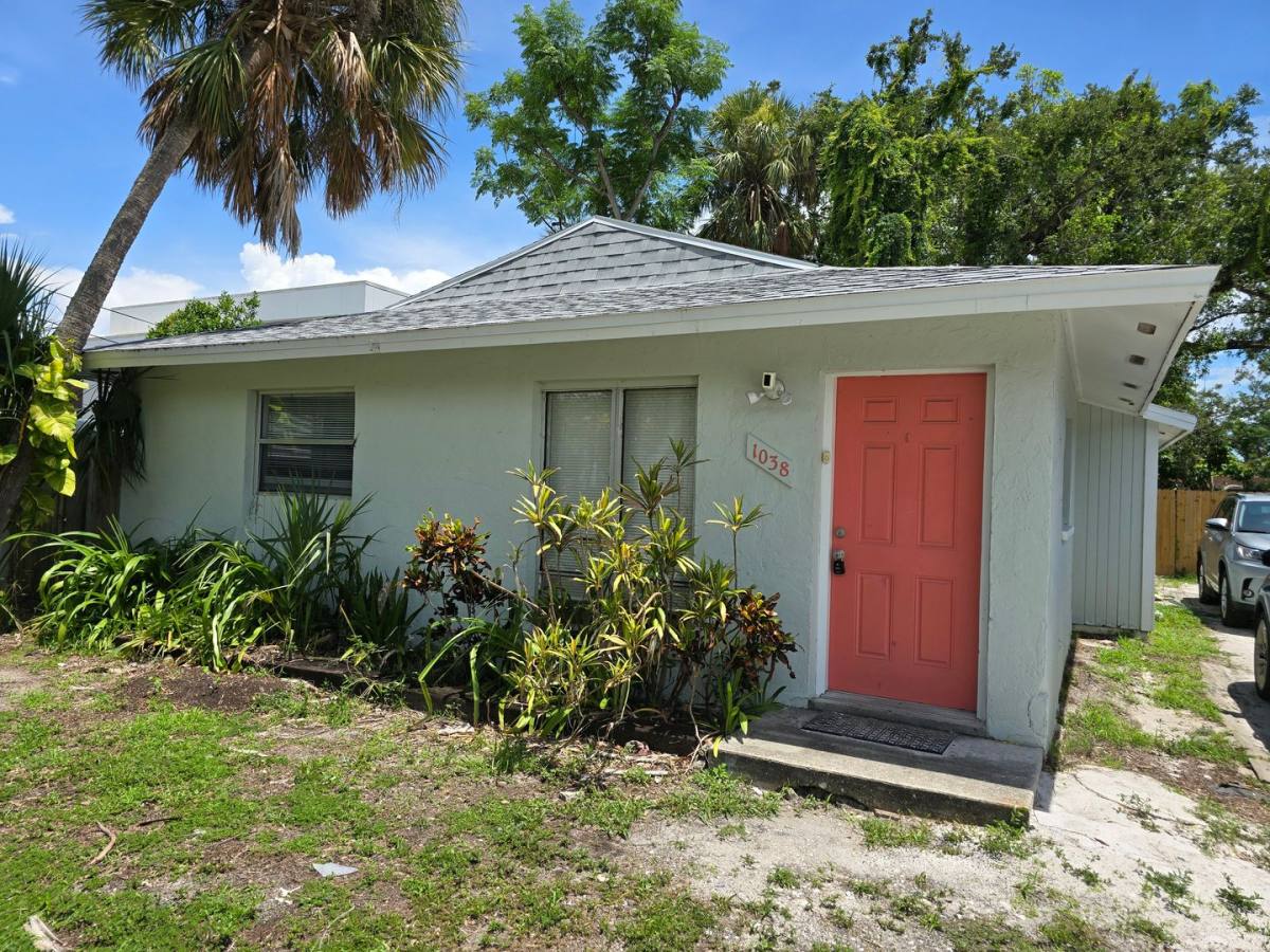 Apartment for rent at 1038 25th St, Sarasota, FL 34234