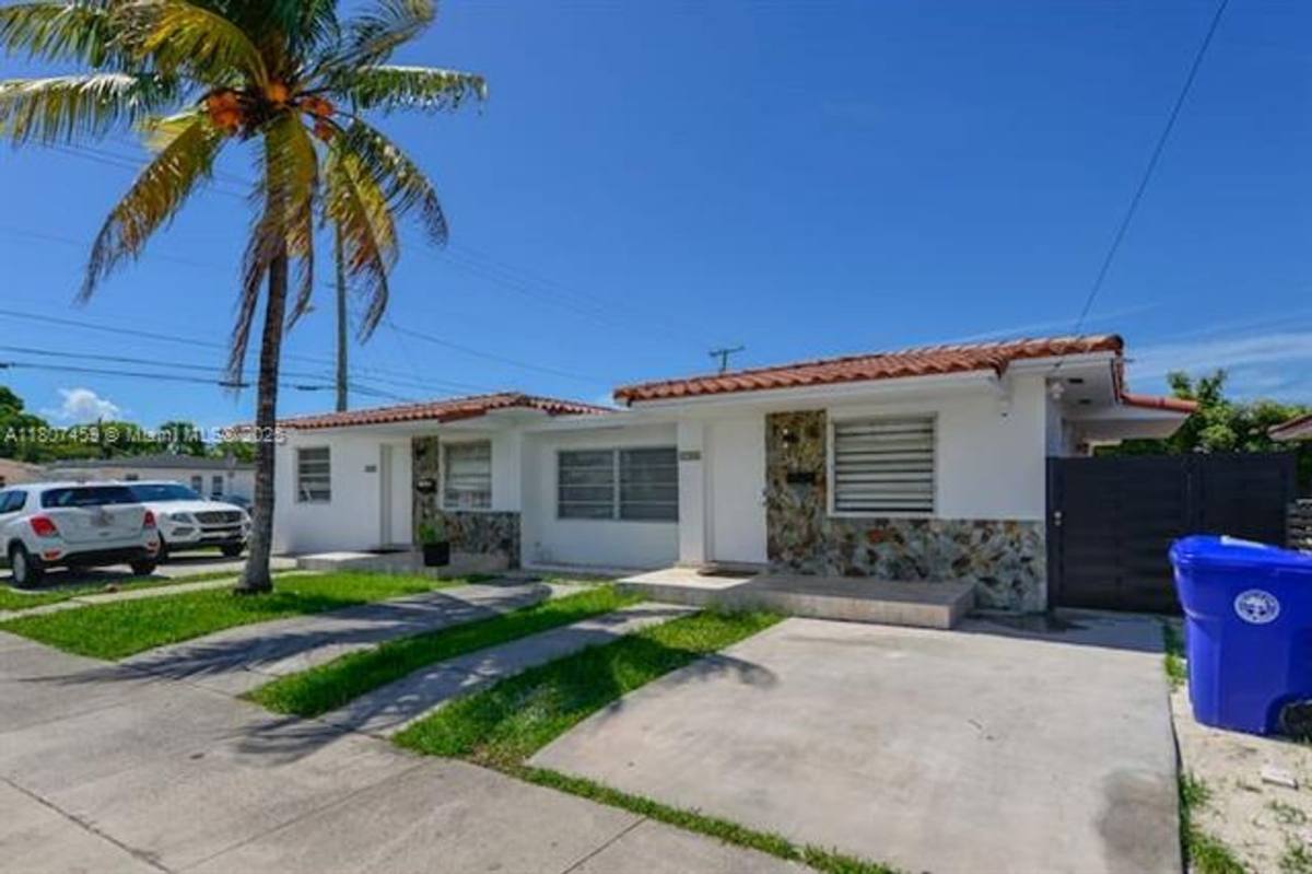 House for rent at 3262 SW 28th St, Miami, FL 33133