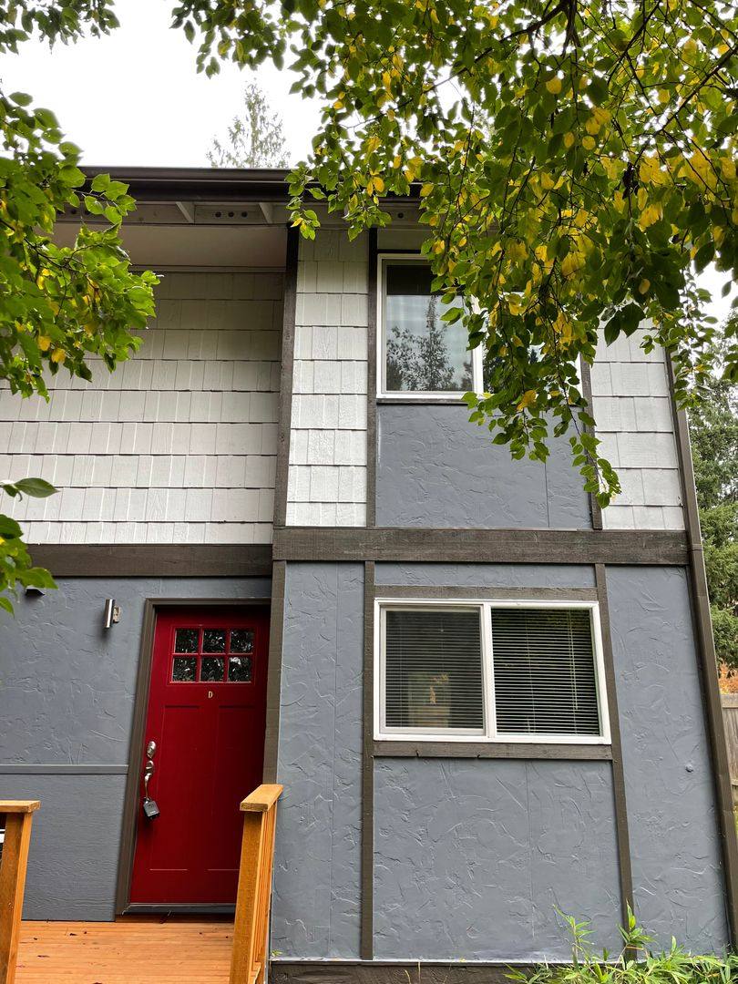 Apartment for rent at 1518 31st St SE, Auburn, WA 98002