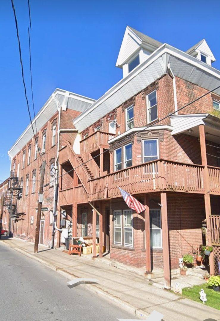 Apartment for rent at 232-234 Church St, Slatington, PA 18080
