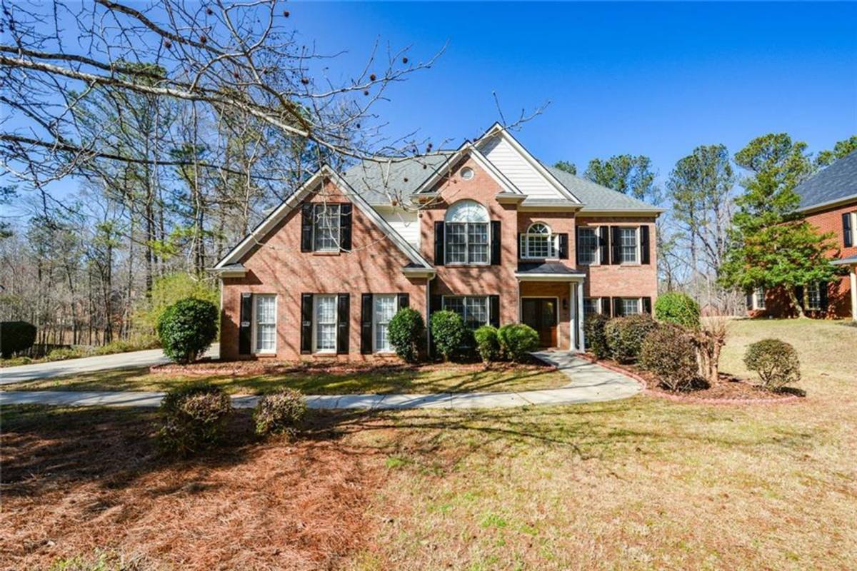 House for rent at 305 Collegiate Dr, Powder Springs, GA 30127