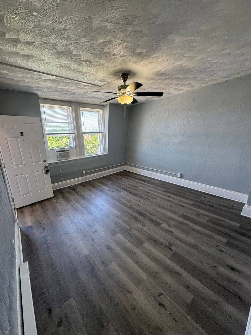 Apartment for rent at 516-522 Dinwiddie St, Norfolk, VA 23523