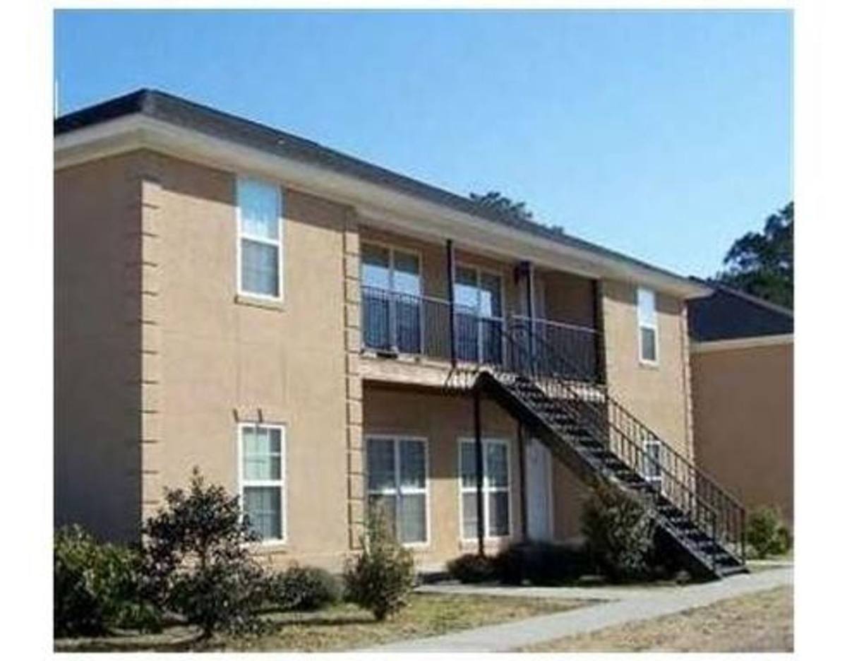 Apartment for rent at 22 E Dubois, Pembroke, GA 31321